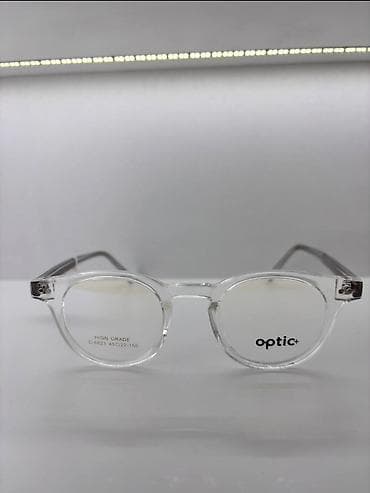 Прозрачная оправа optic+ — легкая и почти незаметная на лице