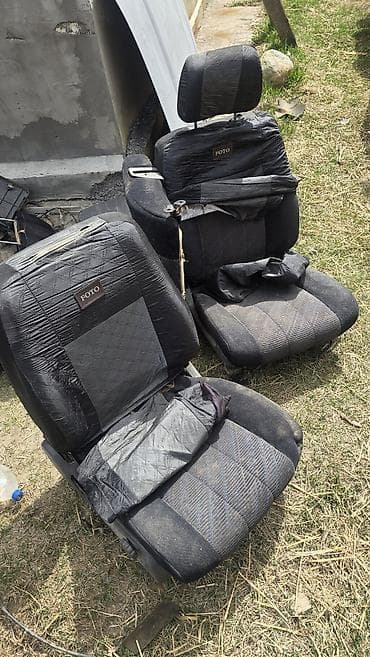 материал эва ковриков: Переднее сиденье, Ткань, текстиль, Toyota 1995 г., Оригинал, Япония — 1