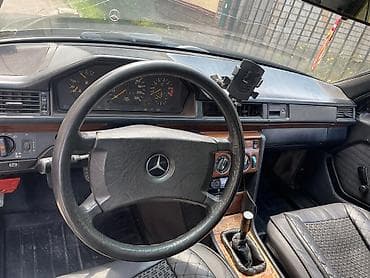 Mercedes-Benz W124: 1990 г., 2.3 л, Механика, Бензин, Седан — 7