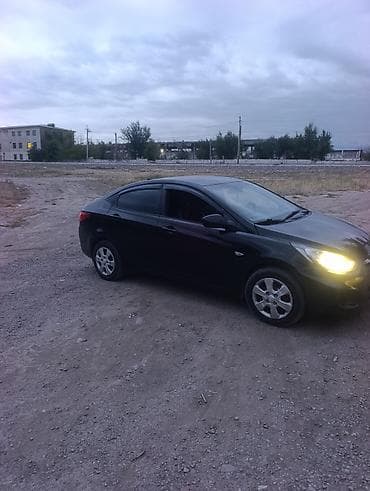 Hyundai Solaris: 2012 г., 1.6 л, Механика, Бензин, Седан — 2