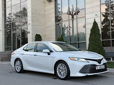 торг у капота: Toyota Camry: 2018 г., 2.5 л, Автомат, Бензин, Седан — 2