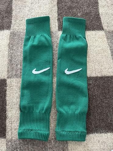 Спорт и отдых: Продаю обрезки гетры футбольные, зеленые сзади сетка. В наличии 10 — 2