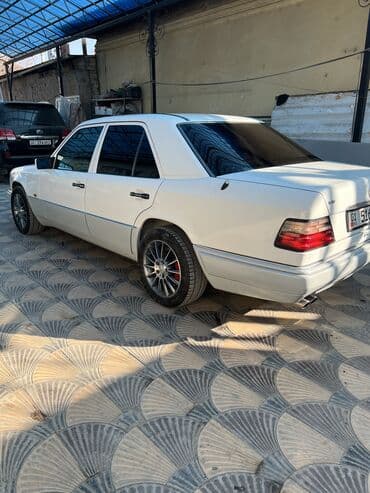 панел на ваз 2107: Mercedes-Benz W124: 1994 г., Седан — 5