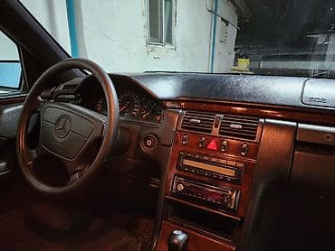 бампер rf1: Mercedes-Benz E-Class: 1995 г., 2.3 л, Механика, Бензин, Седан — 7