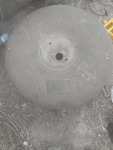бутан: Баллон ГБО тороидальный (устанавливается в нишу запасного колеса). - — 1
