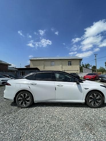 a class: GAC Aion S белый седан с черной крышей Кузов и дизайн: - — 6