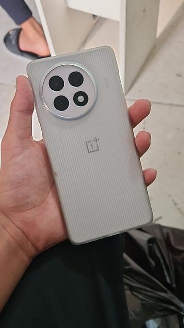 realme 15 pro 5g: OnePlus 13R, Б/у, 256 ГБ, цвет - Белый, 2 SIM — 4
