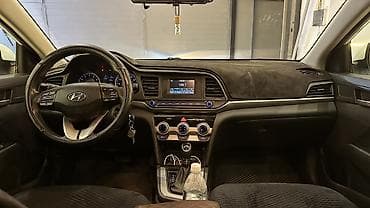 124 e500: Hyundai Elantra: 2018 г., 2 л, Бензин, Седан — 10