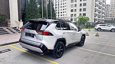 x 5: Toyota RAV4: 2019 г., 2.5 л, Автомат, Гибрид, Кроссовер — 4