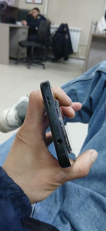 google pixel 3a xl: Смартфон с большим модулем камеры и плоскими гранями. Основные — 2