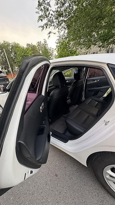 kia ceet: Kia Cerato: 2018 г., Автомат, Бензин, Седан — 10
