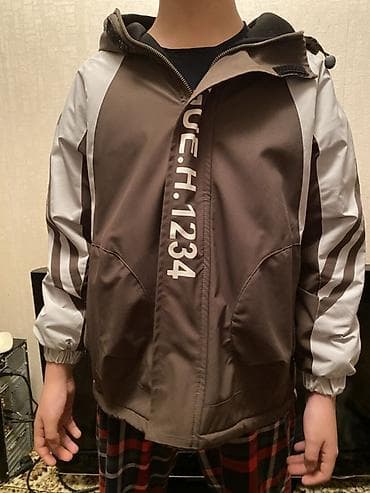 Сырткы кийимдер: Детские курточки с капюшоном 2 шт по 500с Размеры 5-6-7- 8 лет Обе — 2