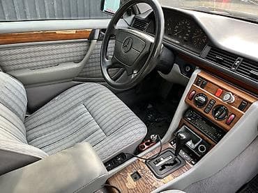 Продажа авто: Mercedes-Benz W124: 1992 г., 2.3 л, Автомат, Бензин, Седан — 6