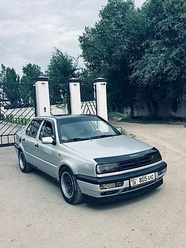 Volkswagen Vento: 1995 г., 1.8 л, Кол менен иштөөчү, Бензин, Седан — 2