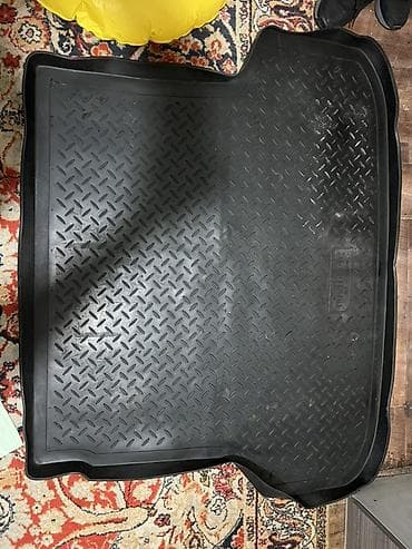 Другие аксессуары: Резиновые Полики Для багажника Subaru, цвет - Черный — 1