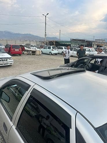Унаа: Opel Vectra: 1992 г., 1.6 л, Кол менен иштөөчү, Бензин, Седан — 5