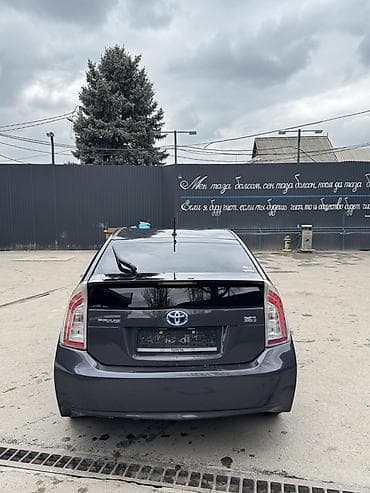 экономичный авто: Toyota Prius: 2013 г., 1.8 л, Вариатор, Гибрид, Хэтчбэк — 2