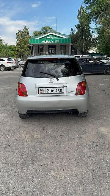 Toyota Ist: 2003 г., 1.3 л, Автомат, Бензин, Хетчбек — 3