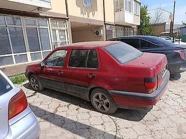Volkswagen Vento: 1995 г., 1.8 л, Механика, Бензин, Седан — 3