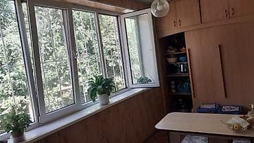 1 ком квартира псо: - Полы с ковровым покрытием в мягких серых тонах. - Лоджия/кухня/ — 4