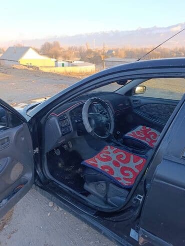 срочно продам авто в связи с переездом: Toyota Avensis: 1998 г., 1.8 л, Механика, Бензиновая, Седан — 3