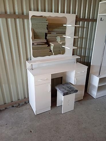 Маникюрные столы at lalafo.kg Маникюрные столы