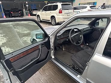 бак 124 мерс: Mercedes-Benz E-Class: 1992 г., 2.2 л, Механика, Бензин, Седан — 7