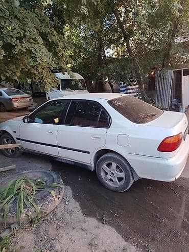 Honda Civic: 1997 г., Бензин, Седан — 2