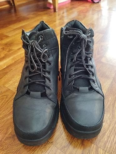 Мужская обувь: Продаются зимние мужские ботинки в отличном состоянии. Теплые — 1