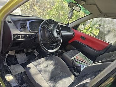 golf 3 1 8: Daihatsu Sirion: 1998 г., 1 л, Ручные, Бензин, Хэтчбэк — 5