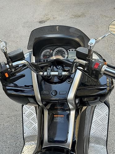 Мототехника: Yamaha Majesty(CP250) – городской максискутер в чёрном цвете — 5