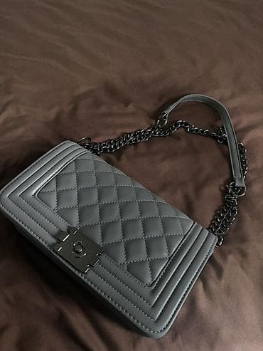 тигил: Текст: Продам легендарную модель сумки “CHANEL BOY” в глубоком сером — 1