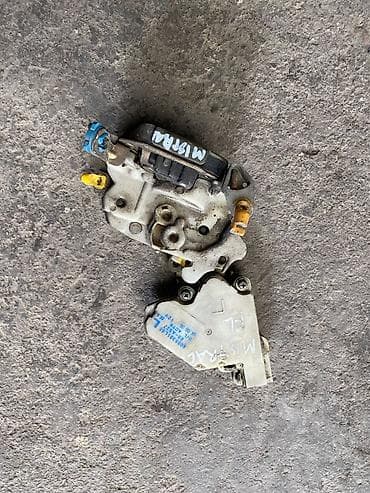 cefiro a32: Nissan Mistral Замок двери, Ниссан Мистрал Дверной замок . Сторона — 1