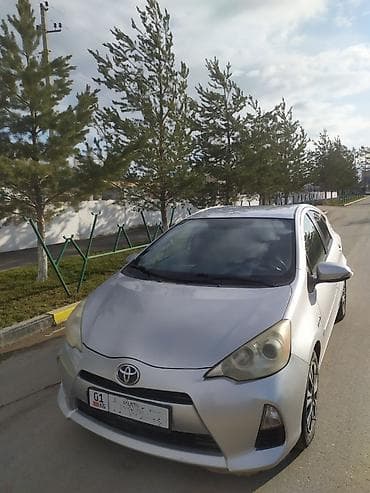 срв 4: Toyota Aqua: 2012 г., Вариатор, Гибрид, Хэтчбэк — 3