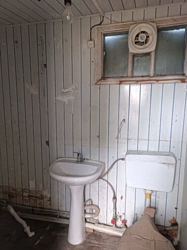 сдаю салон в аренду: Продается вагон-дом (как однокомнатная квартира), имеется жилая — 6