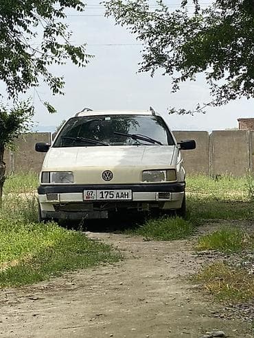 Volkswagen Passat Variant: 1991 г., 1.8 л, Механика, Бензин, Универсал