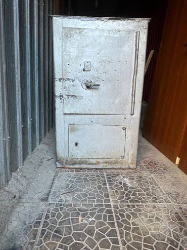 Продам незгарающий сейф . Внутри сейфа по корпусу песочная at lalafo.kg Продам незгарающий сейф . Внутри сейфа по корпусу песочная