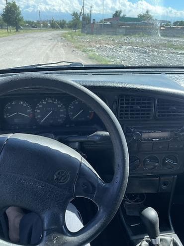 Volkswagen Passat: 1994 г., 1.8 л, Кол менен иштөөчү, Бензин, Универсал — 7