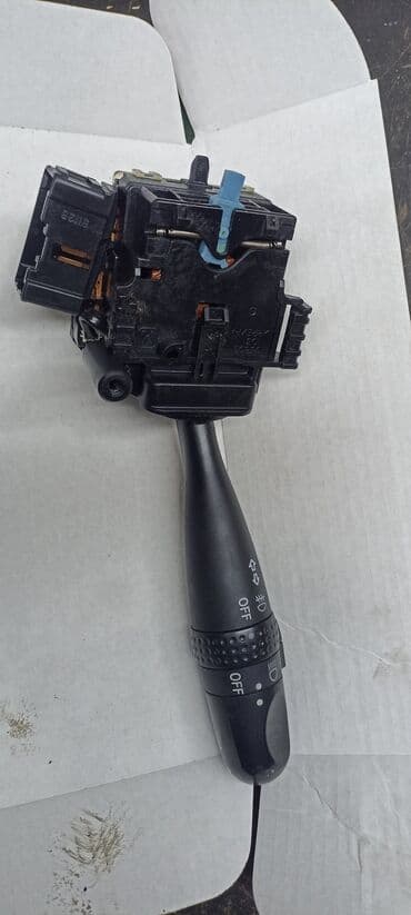 ключател: Toyota 2002 г., Б/у, Оригинал, ОАЭ — 2