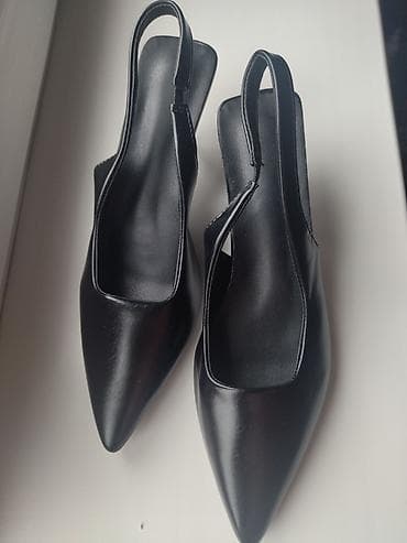 Айымдардын бут кийими: Черные женские туфли slingback с острым носком и устойчивым каблуком — 1