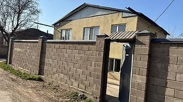 Срочно продается двухэтажный дом! Первая линия можно под бизнес
