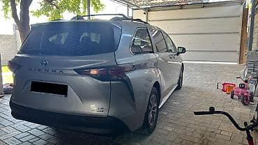 sienna: Toyota Sienna: 2021 г., 2.5 л, Автомат, Гибрид, Минивэн — 4