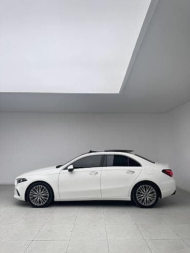 аварийний знак: Mercedes-Benz A-Class: 2021 г., 2 л, Робот, Бензин, Седан — 4