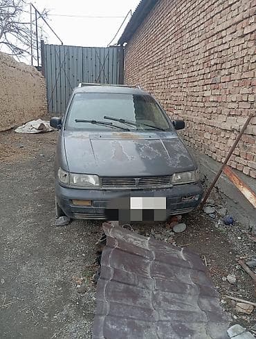 renault duster: Mitsubishi Space Wagon: 1993 г., 2 л, Бензин, Минивэн — 1