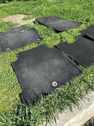 Скупка катализаторов: Родные Ворсовые Полики Для салона Hyundai, цвет - Черный, Б/у — 2