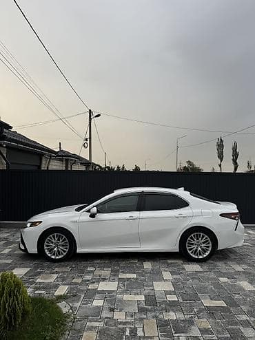 жели: Toyota Camry: 2021 г., 2.5 л, Автомат, Гибрид, Седан — 7