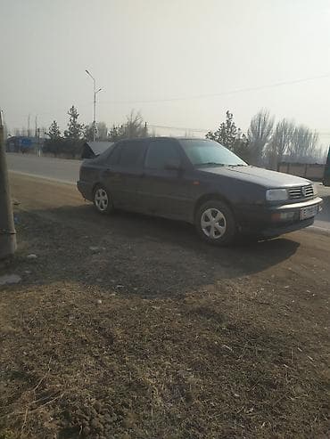 Volkswagen: Volkswagen Vento: 1993 г., 1.8 л, Механика, Бензин, Седан — 6