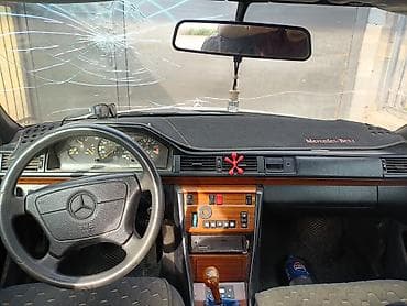 велтмейстер электромобил: Mercedes-Benz W124: 1993 г., 2.2 л, Ручные, Бензин, Седан — 5