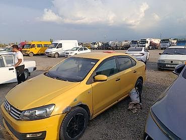 r15 185: Volkswagen Polo: 2018 г., Бензин, Седан — 2