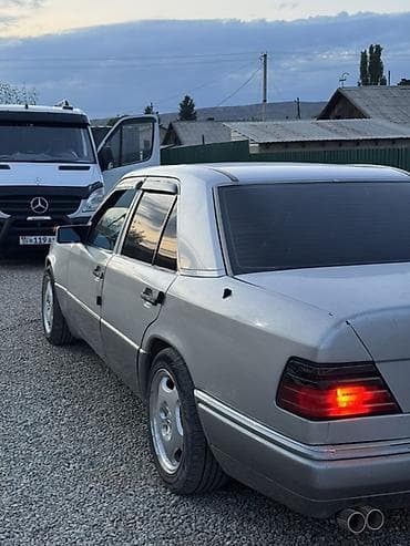 Продажа авто: Mercedes-Benz W124: 1993 г., 2.2 л, Механика, Бензин, Седан — 3